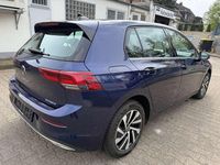 Gebraucht VW Golf VIII 150 PS (110 kW) 2020 Atlantic blue metallic Kleinwagen