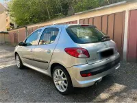 Gebraucht Peugeot 206+ 73 PS (53 kW) 2012 Silber Kleinwagen