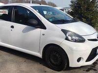 Gebraucht Toyota Aygo Cool 69 PS (50 kW) 2014 Weiß Kleinwagen