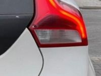 Gebraucht Volvo V40 CC Momentum 152 PS (111 kW) 2016 Weiß Kombi