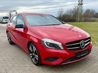 Gebraucht Mercedes A200 156 PS (114 kW) 2012 Rot Limousine