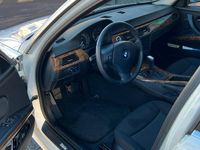 Gebraucht BMW 323 177 PS (130 kW) 2005 Weiß Limousine