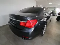 Gebraucht BMW 740 Sport Line 306 PS (225 kW) 2011 Grau Limousine