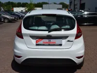 Gebraucht Ford Fiesta Trend 92 PS (67 kW) 2012 Weiß Kleinwagen