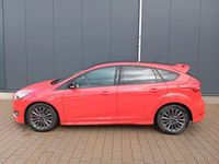 Gebraucht Ford Focus Sport 182 PS (133 kW) 2016 Rot Limousine