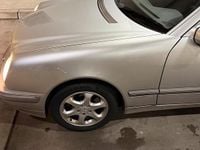 Gebraucht Mercedes E320 Elegance 197 PS (144 kW) 2001 Silber Limousine