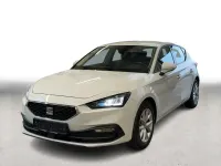 Używany Seat Leon Style 110 KM (80 kW) 2022 Biały Sedan/Limuzyna
