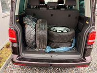 Używany VW T5 Comfortline 179 KM (131 kW) 2014 Purpurowy Van