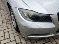 Gebraucht BMW 320 150 PS (110 kW) 2007 Grau Limousine