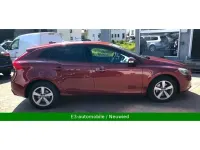 Gebraucht Volvo V40 120 PS (88 kW) 2014 Rot Limousine