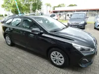 Gebraucht Hyundai i30 120 PS (88 kW) 2019 Schwarz Kombi