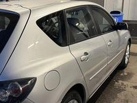 Usata Mazda 3 105 CV (77 kW) 2006 Argento Utilitaria