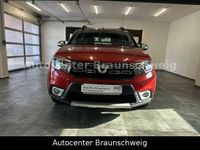 Gebraucht Dacia Sandero Prestige 90 PS (66 kW) 2017 Rot SUV