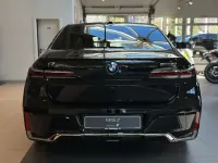 Neu BMW i7 Efficient Dynamics 334 kW (455 PS) 2026 Saphirschwarz Limousine