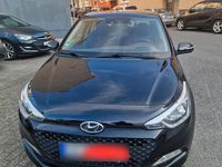 Gebraucht Hyundai i20 84 PS (61 kW) 2015 Schwarz Limousine