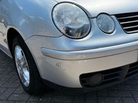 Gebraucht VW Polo Basis 64 PS (47 kW) 2003 Grau Limousine
