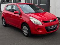 Gebraucht Hyundai i20 Edition 77 PS (56 kW) 2011 Rot Limousine