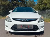 Gebraucht Hyundai i30 109 PS (80 kW) 2011 Weiß Kleinwagen