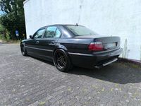 Gebraucht BMW 735 238 PS (175 kW) 2000 Schwarz Limousine