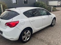 Gebraucht Opel Astra Active 110 PS (80 kW) 2013 Weiß Limousine