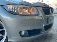 Gebraucht BMW 320 184 PS (135 kW) 2011 Gold Limousine