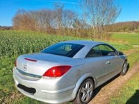 Używany Opel Astra Cabriolet 116 KM (85 kW) 2008 Srebrny Kabriolet