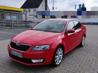 Gebraucht Skoda Octavia Elegance 150 PS (110 kW) 2015 Rot Kleinwagen