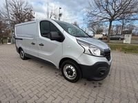 Gebraucht Renault Trafic 120 PS (88 kW) 2018 Silber Van / Kleinbus