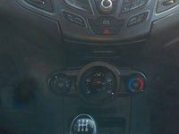 Gebraucht Ford Fiesta SYNC Edition 82 PS (60 kW) 2015 Rot Limousine