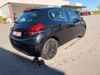 Gebraucht Peugeot 208 Allure 110 PS (80 kW) 2017 Schwarz Kleinwagen