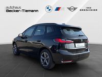 Gebraucht BMW 220 Active Tourer 156 PS (114 kW) 2025 Saphirschwarz Van / Kleinbus