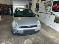 Gebraucht Ford Fiesta 70 PS (51 kW) 2002 Silber Kleinwagen