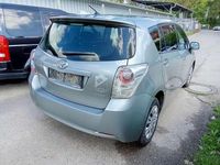 Gebraucht Toyota Verso Basis 126 PS (92 kW) 2012 Grey metallic Van / Kleinbus