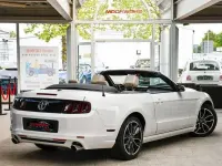 Gebraucht Ford Mustang 309 PS (227 kW) 2014 Weiß Cabrio