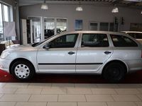 Usado Skoda Octavia Active 105 HP (77 kW) 2012 Prateado Carrinha