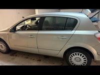 Gebraucht Opel Astra 125 PS (91 kW) 2005 Silber Limousine