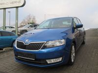 gebraucht Skoda Rapid Joy- Klimaaut.-SHZ-Xenon-PDC-Alu-8 Fach-2.Hand