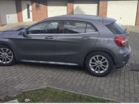 Gebraucht Mercedes GLA220 175 PS (128 kW) 2019 Grau SUV