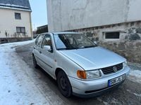 Gebraucht VW Polo 60 PS (44 kW) 1998 Silber Limousine