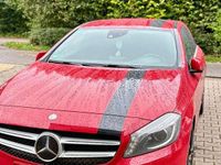 Gebraucht Mercedes A180 122 PS (89 kW) 2013 Rot Kleinwagen