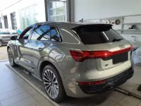 Gebraucht Audi Q8 e-tron Advanced Plus 250 kW (340 PS) 2023 Chronosgrau metallic SUV