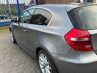 Gebraucht BMW 116 122 PS (89 kW) 2011 Grau Kleinwagen