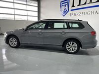 Gebraucht VW Passat 150 PS (110 kW) 2023 Grau Kombi