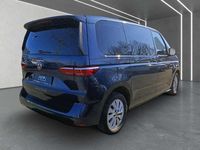 Second-hand VW Multivan Life 150 CP (110 kW) 2023 Albastru Monovolum