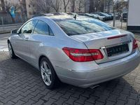 Gebraucht Mercedes E200 184 PS (135 kW) 2011 Iridiumsilber  metalliclack Coupé