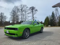 Używany Dodge Challenger 305 KM (224 kW) 2017 Zielony Coupe