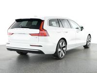 Gebraucht Volvo V60 Plus 398 PS (292 kW) 2025 Crystal white pearl / metallic Kombi
