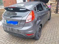 Gebraucht Ford Fiesta 101 PS (74 kW) 2015 Grau Kleinwagen