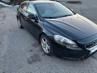 Gebraucht Volvo V40 Momentum 114 PS (83 kW) 2014 Schwarz Kombi