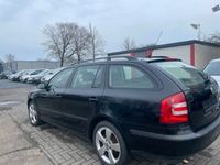 gebraucht Skoda Octavia Combi Elegance LEDER-NAVI-AUTOMATIK